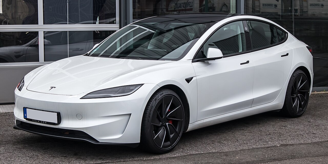 Tesla Model 3 RWD
